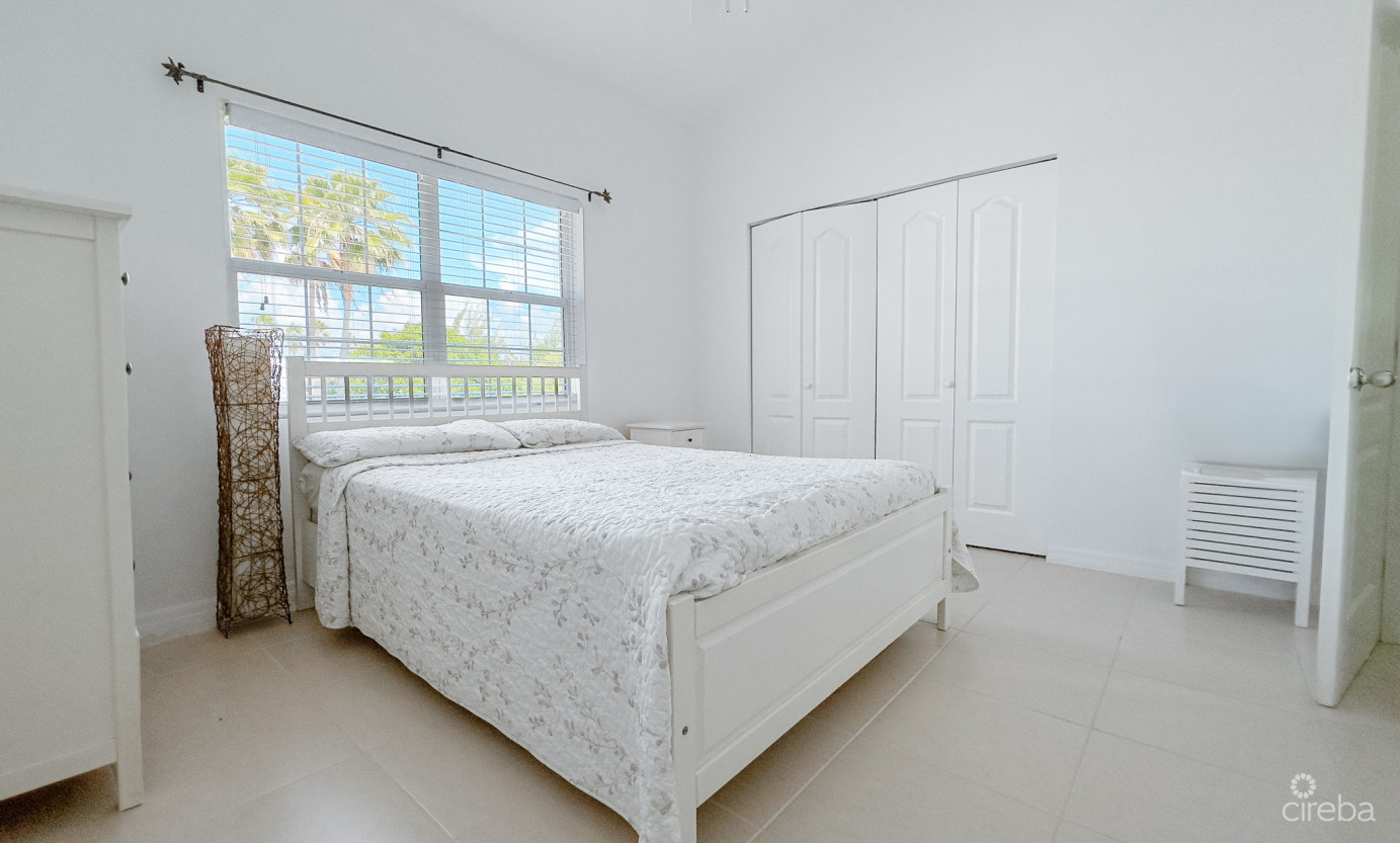 Southampton Gardens 2 Bed, 2.5 Bath Townhouse