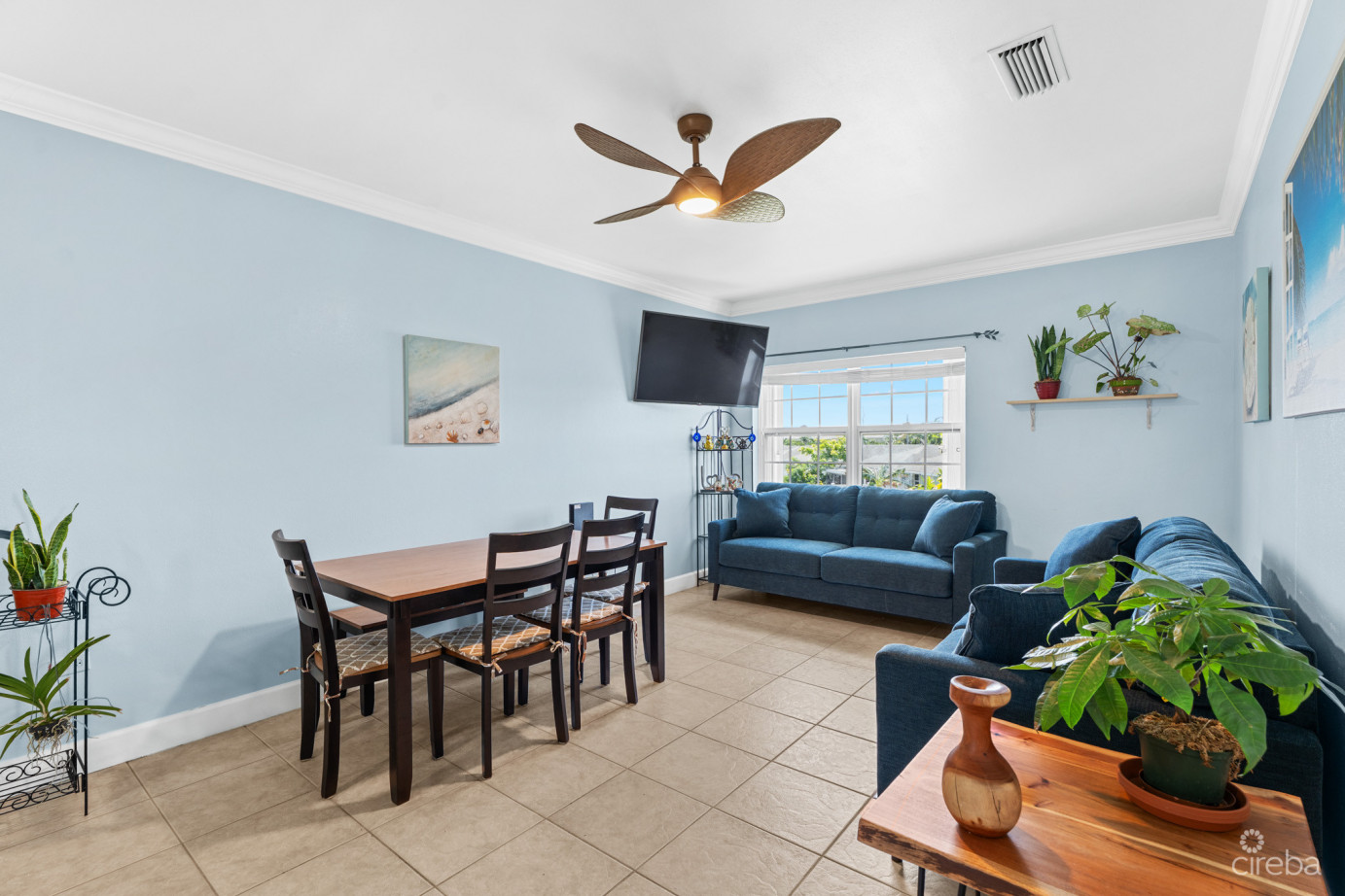 Updated 2-bedroom Condo In Silver Oaks, George Town!