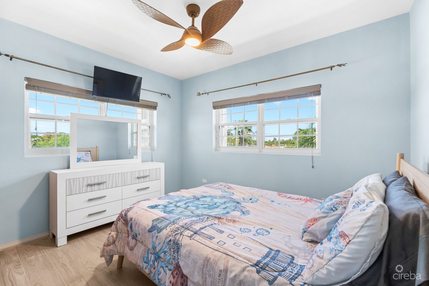 Updated 2-bedroom Condo In Silver Oaks, George Town!