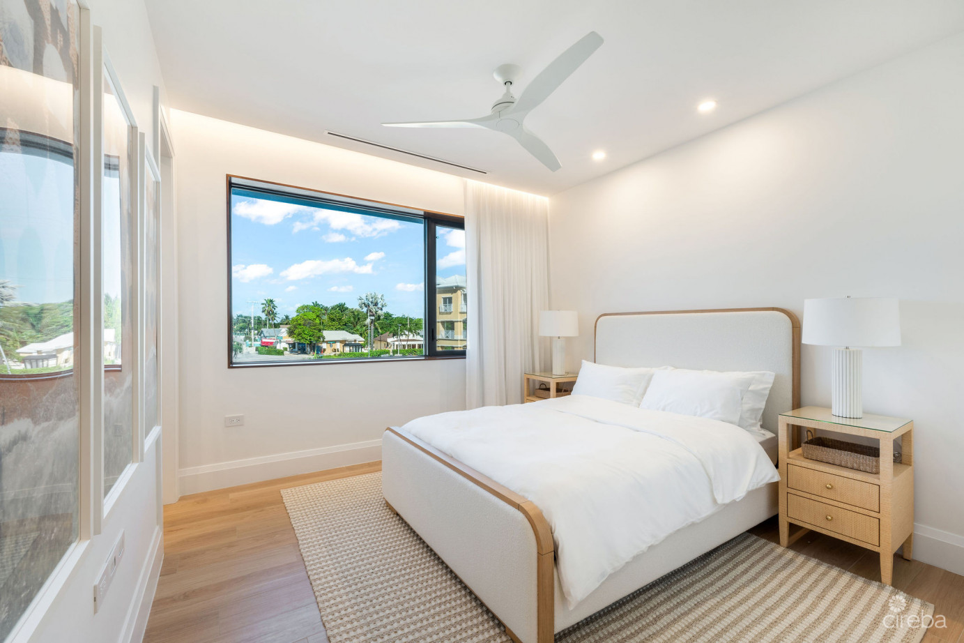 Ocean Front 4 Bed Condo Smb- The Sands