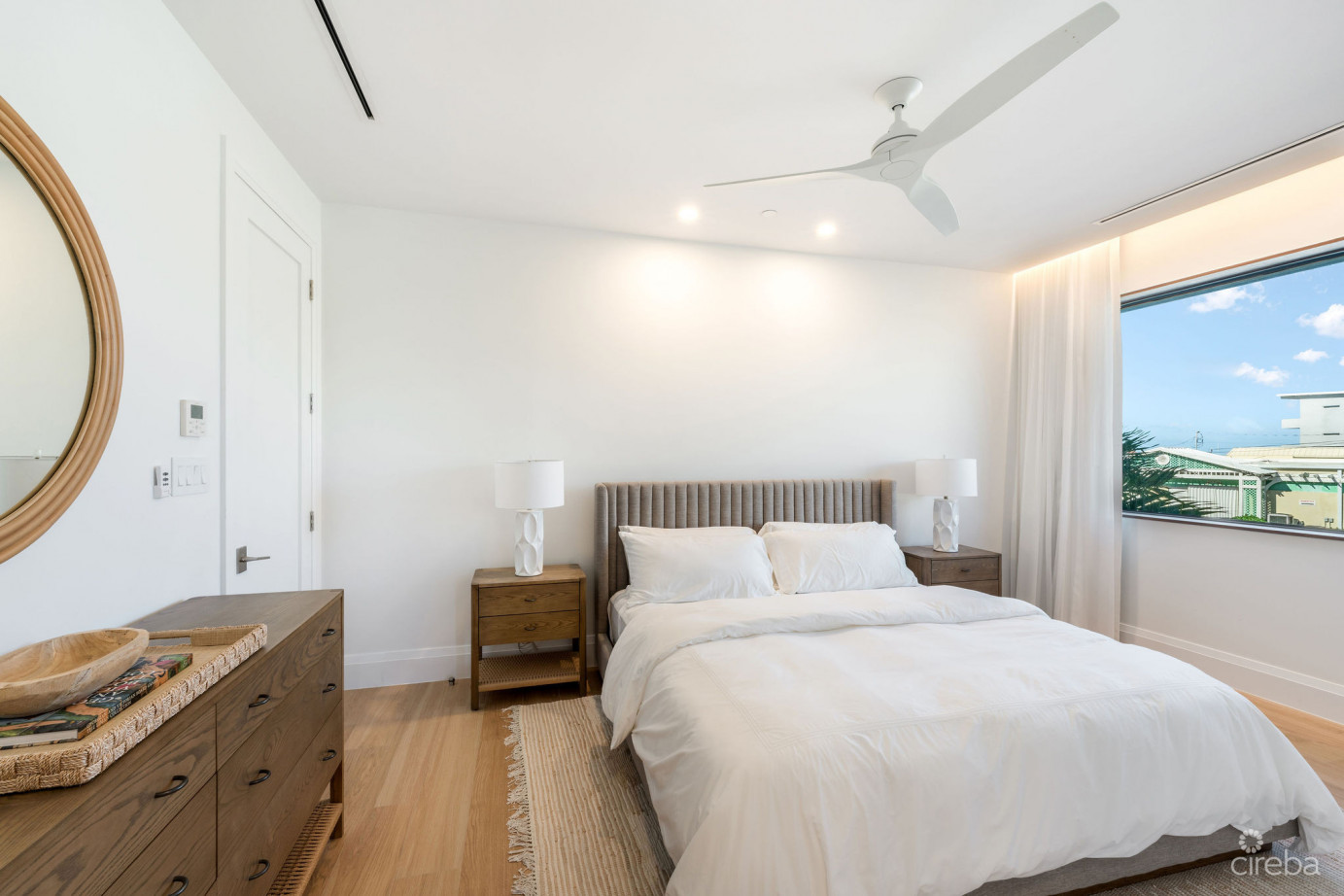 Ocean Front 4 Bed Condo Smb- The Sands