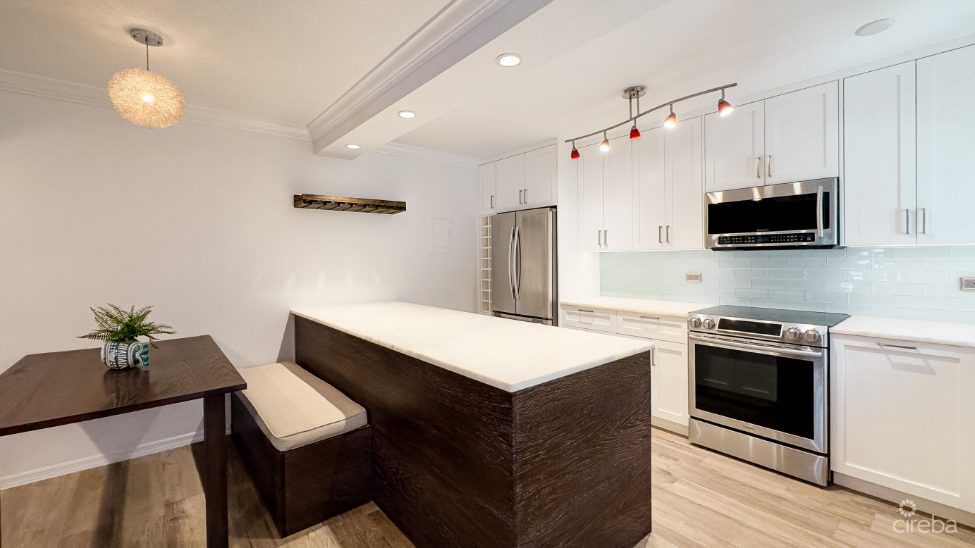 Canal Front Townhouse, Smb Corridor- Safe Harbour