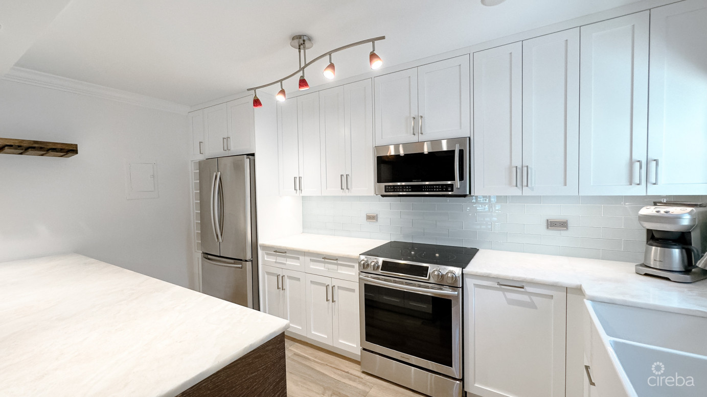 Canal Front Townhouse, Smb Corridor- Safe Harbour