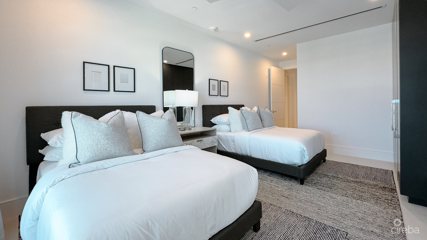 Aqua Residence 7 - Luxury Seven Mile Beach Condo (fully Furnished)