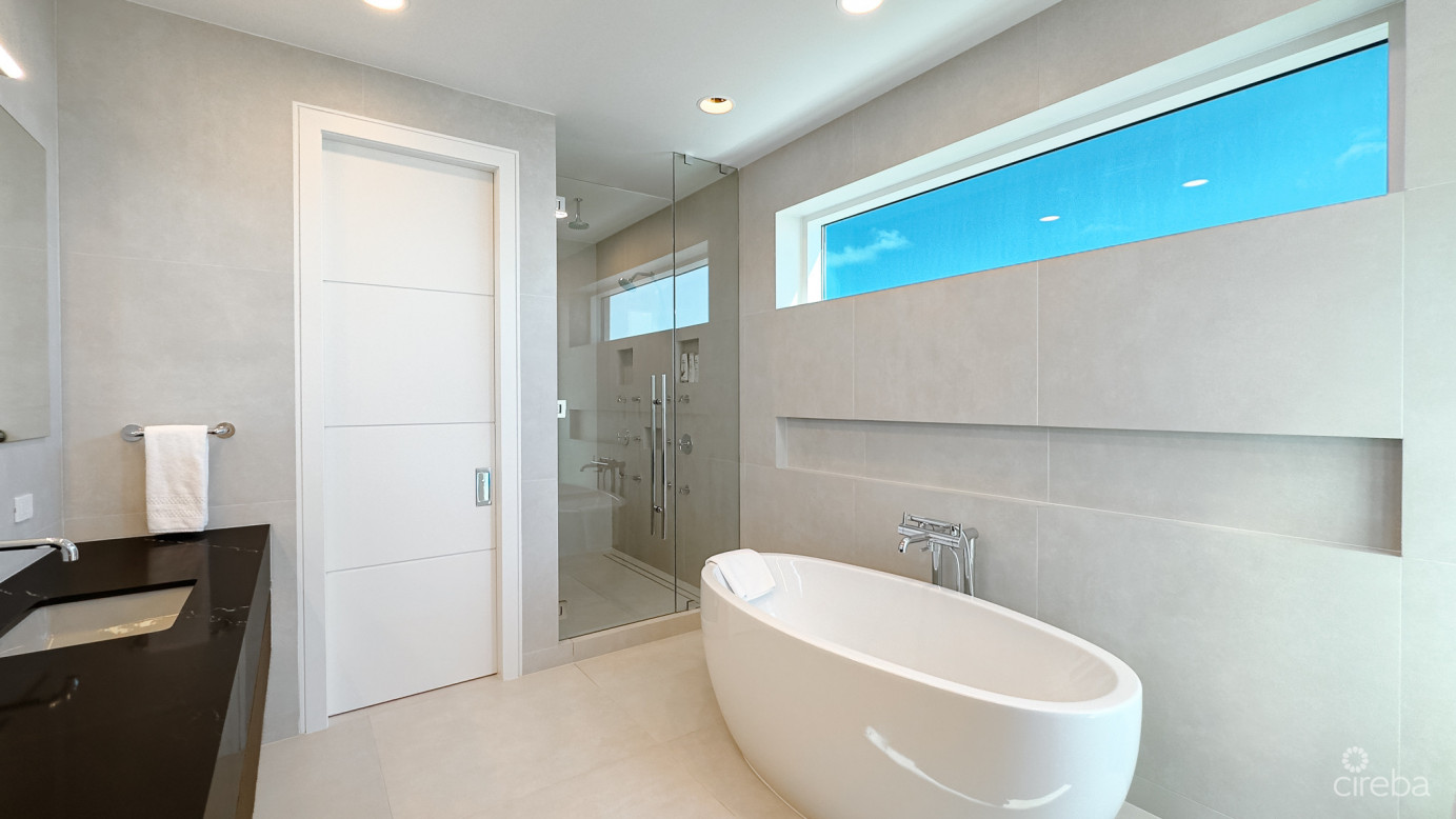 Aqua Residence 7 - Luxury Seven Mile Beach Condo (fully Furnished)