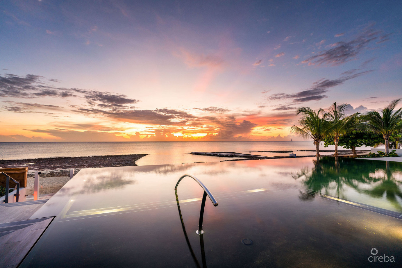 Aqua Residence 7 - Luxury Seven Mile Beach Condo (fully Furnished)