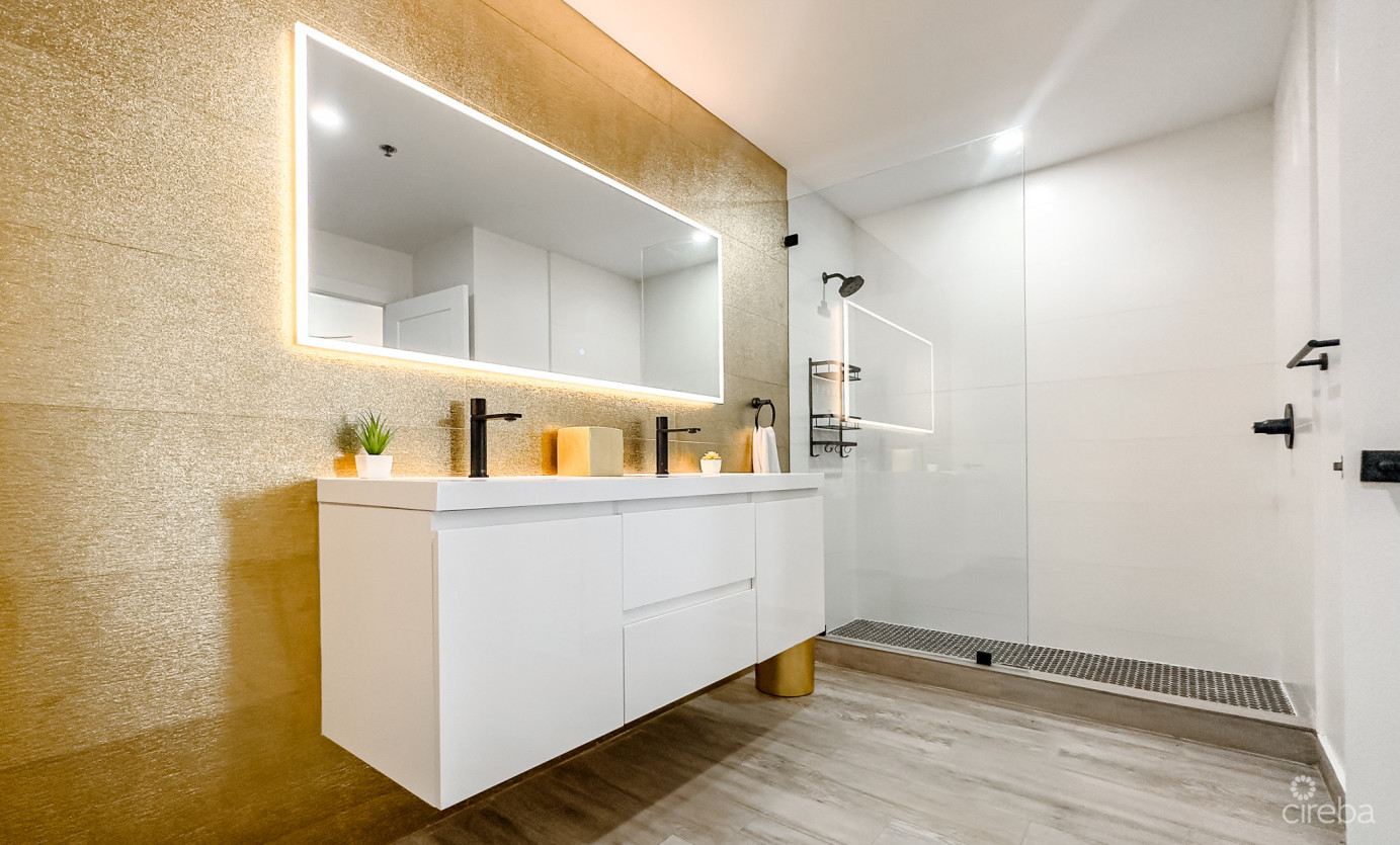 Grand Caymanian Penthouse - Crystal Harbour