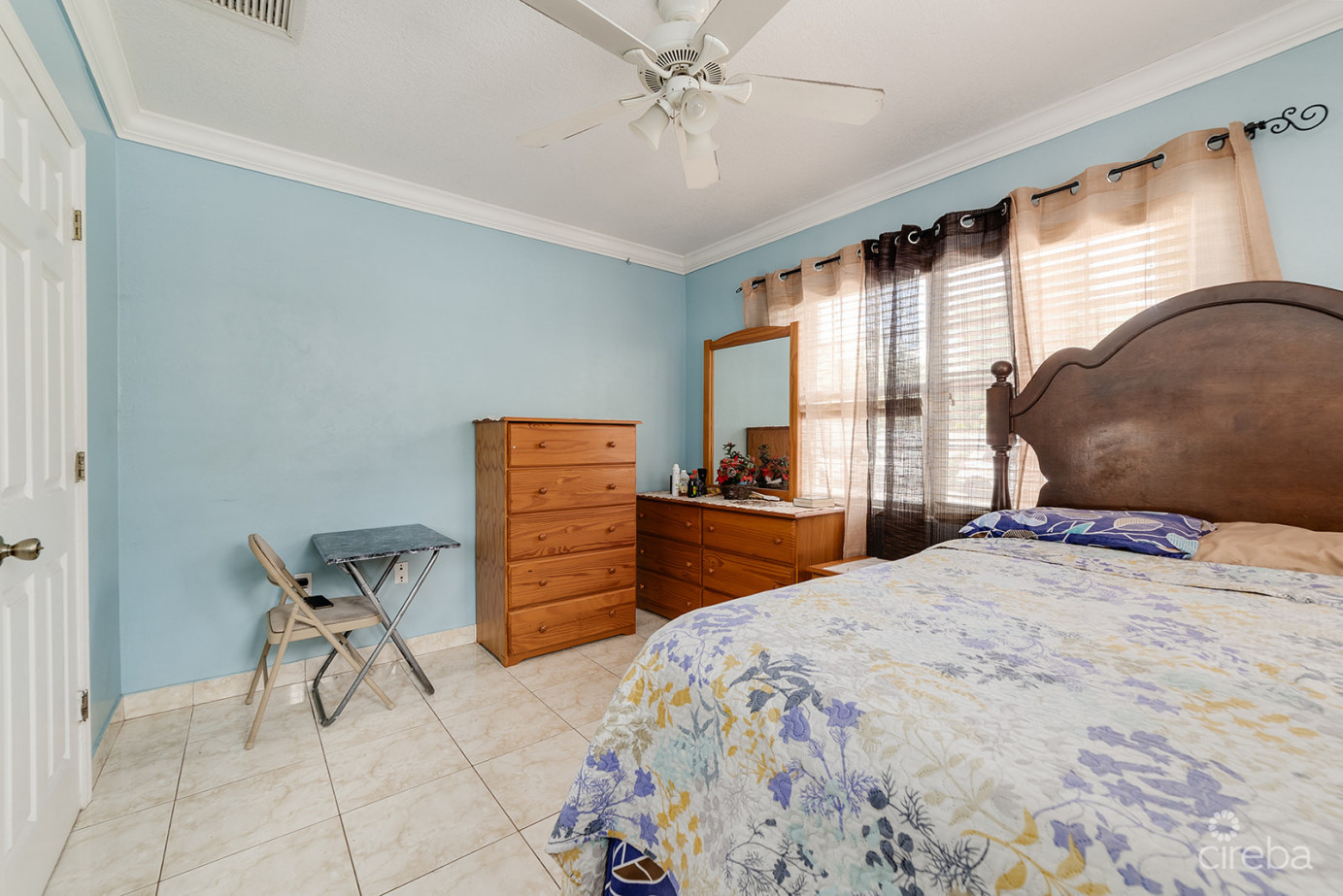 Tropical Mews 2 Bed Home