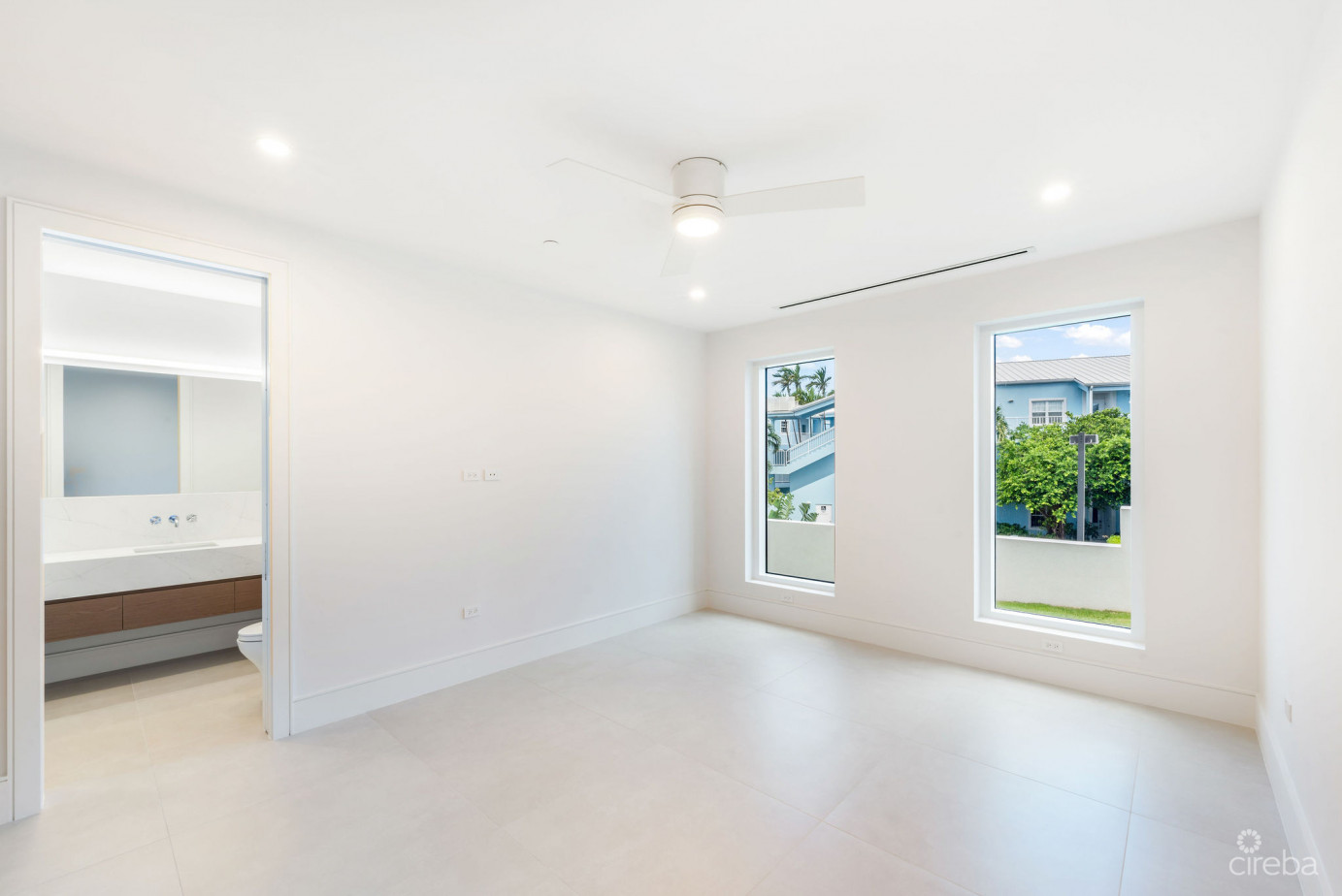 Aqua 1 - Luxury Condo On Seven Mile Beach