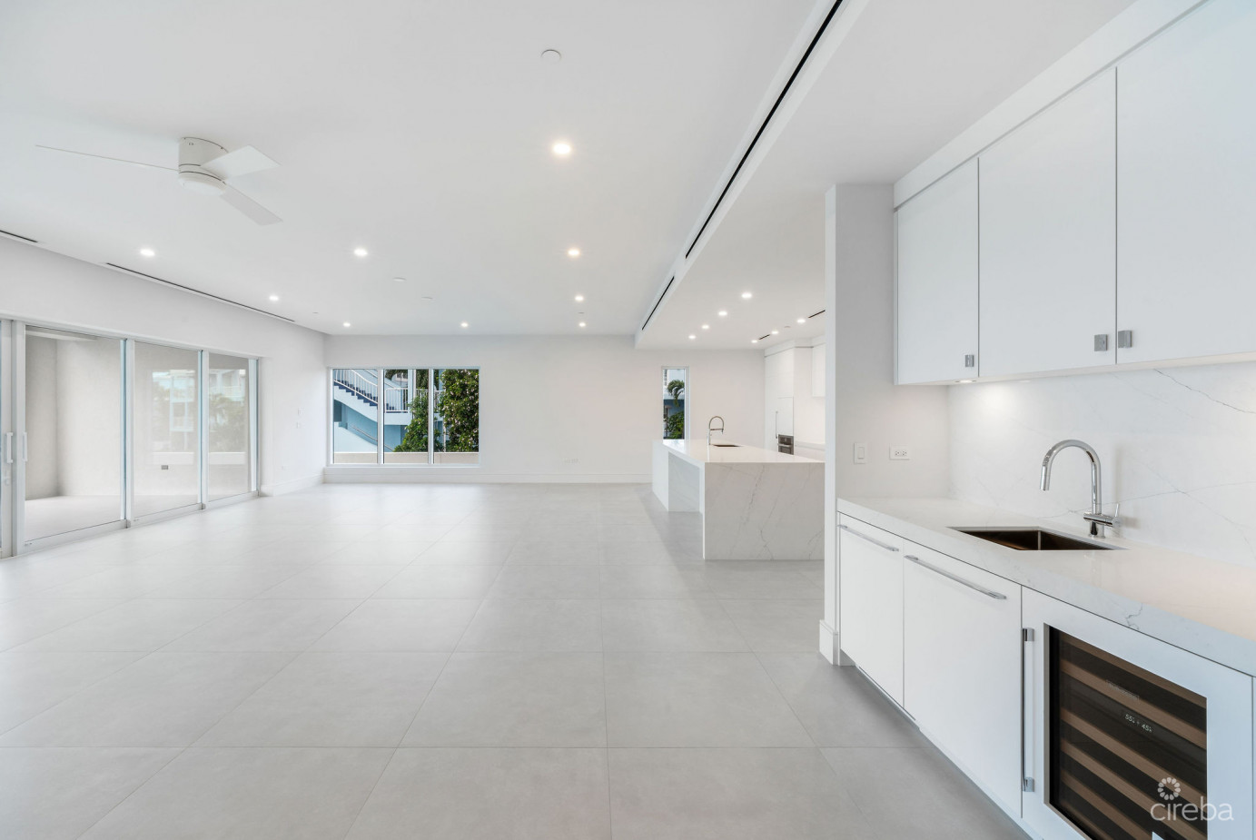 Aqua 1 - Luxury Condo On Seven Mile Beach