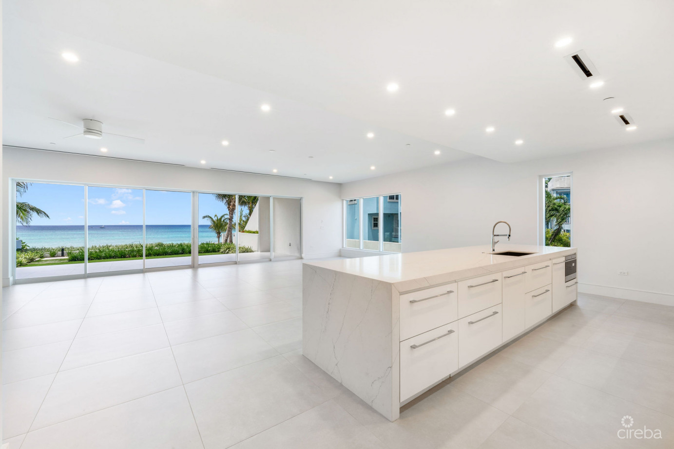 Aqua 1 - Luxury Condo On Seven Mile Beach