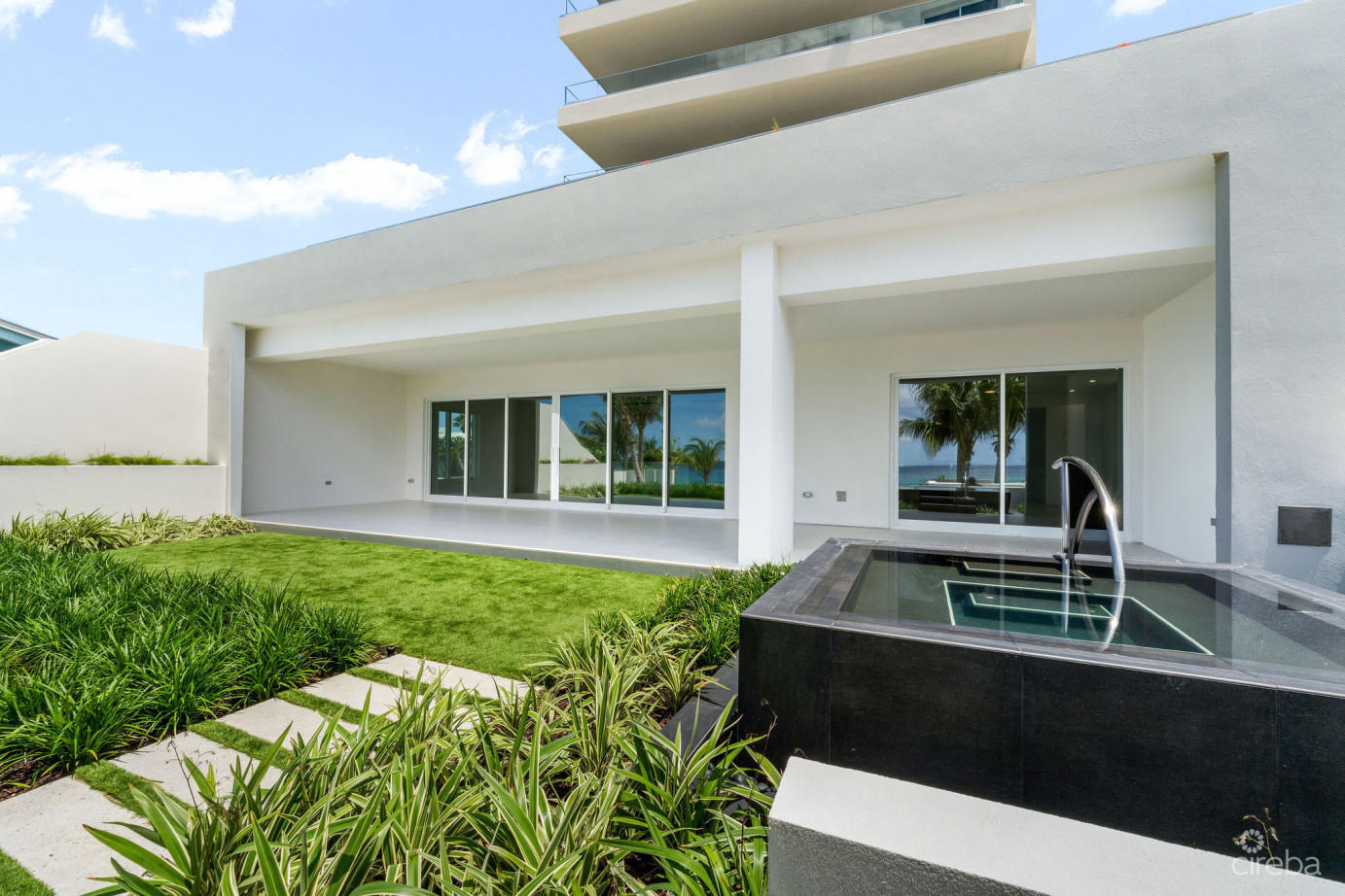 Aqua 1 - Luxury Condo On Seven Mile Beach