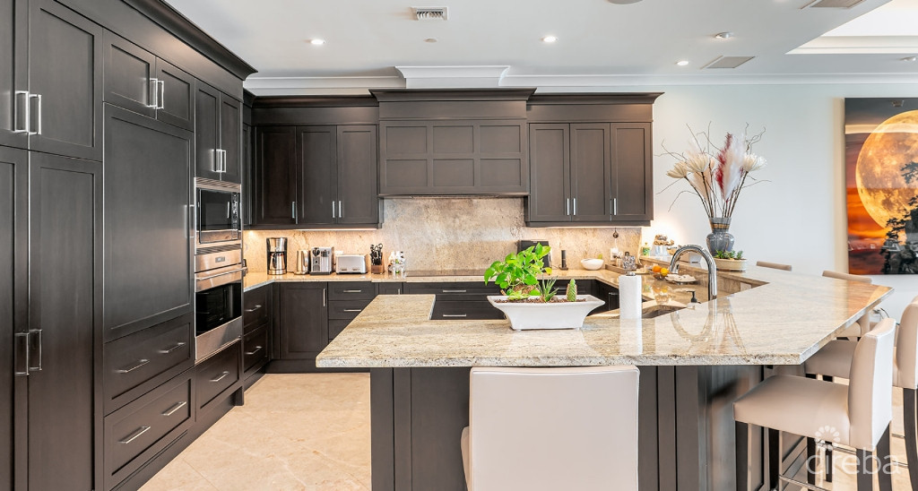 Watercolours - High Floor Location