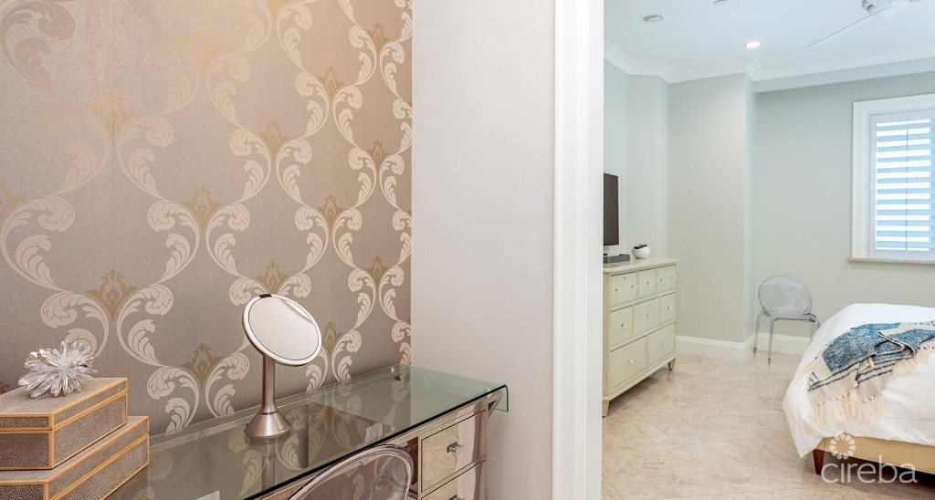 Watercolours - High Floor Location