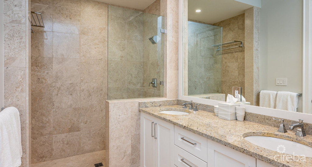 Watercolours - High Floor Location