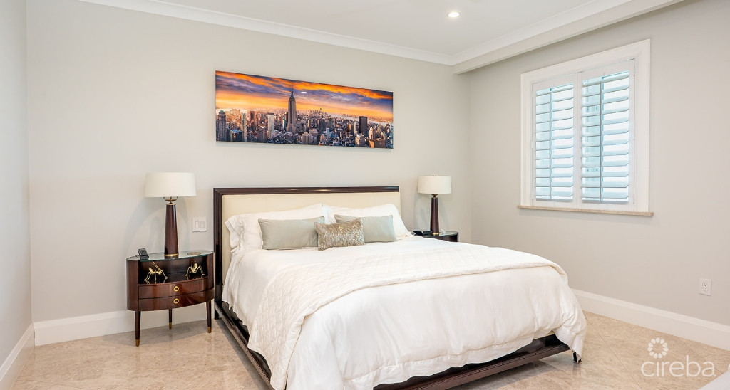 Watercolours - High Floor Location