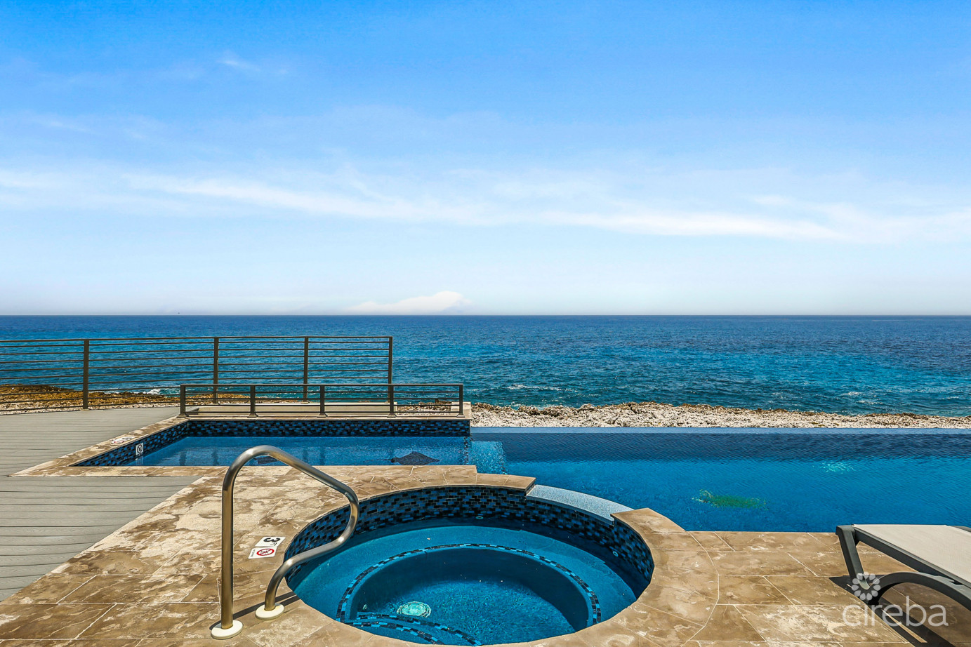 Bella Vista-luxury Panoramic Oceanfront 5 Bedroom Estate