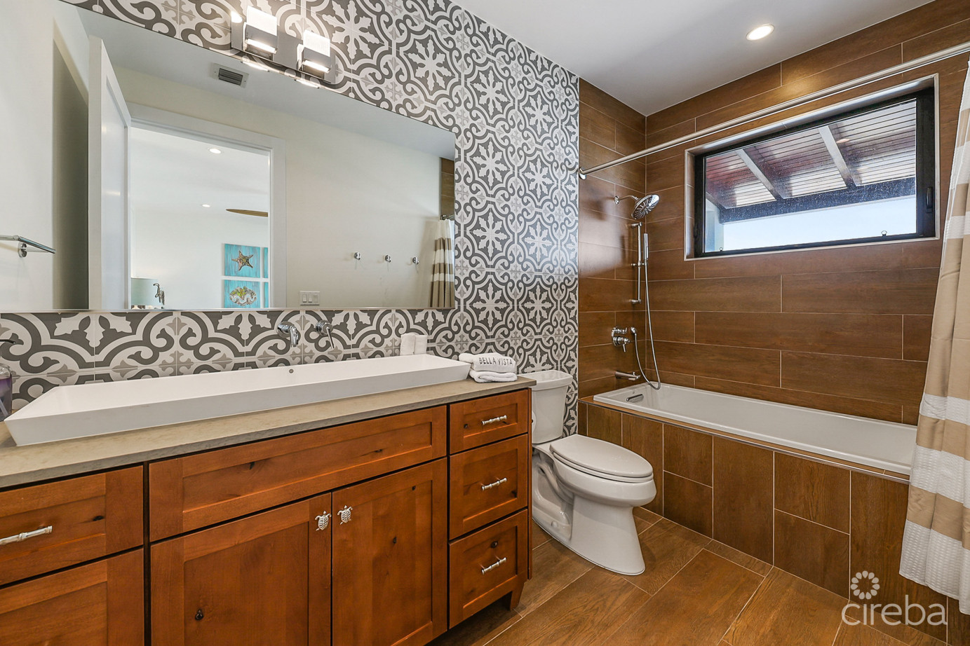 Bella Vista-luxury Panoramic Oceanfront 5 Bedroom Estate