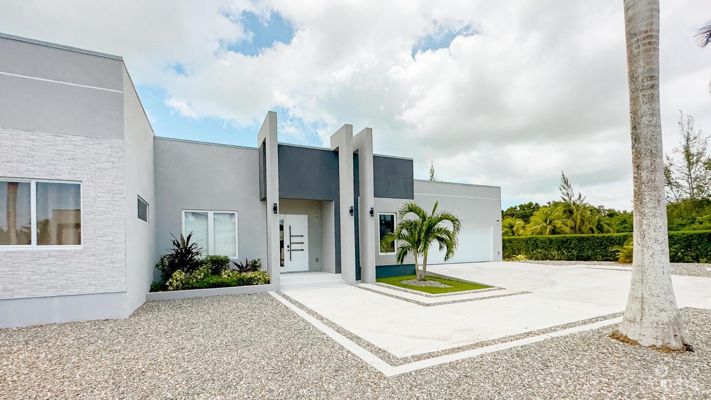 Lakes At Poindexter Home