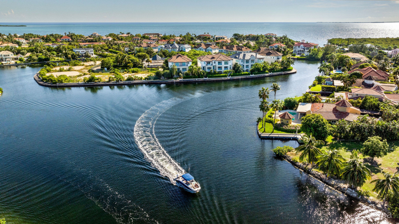 Stone Island Residence 402