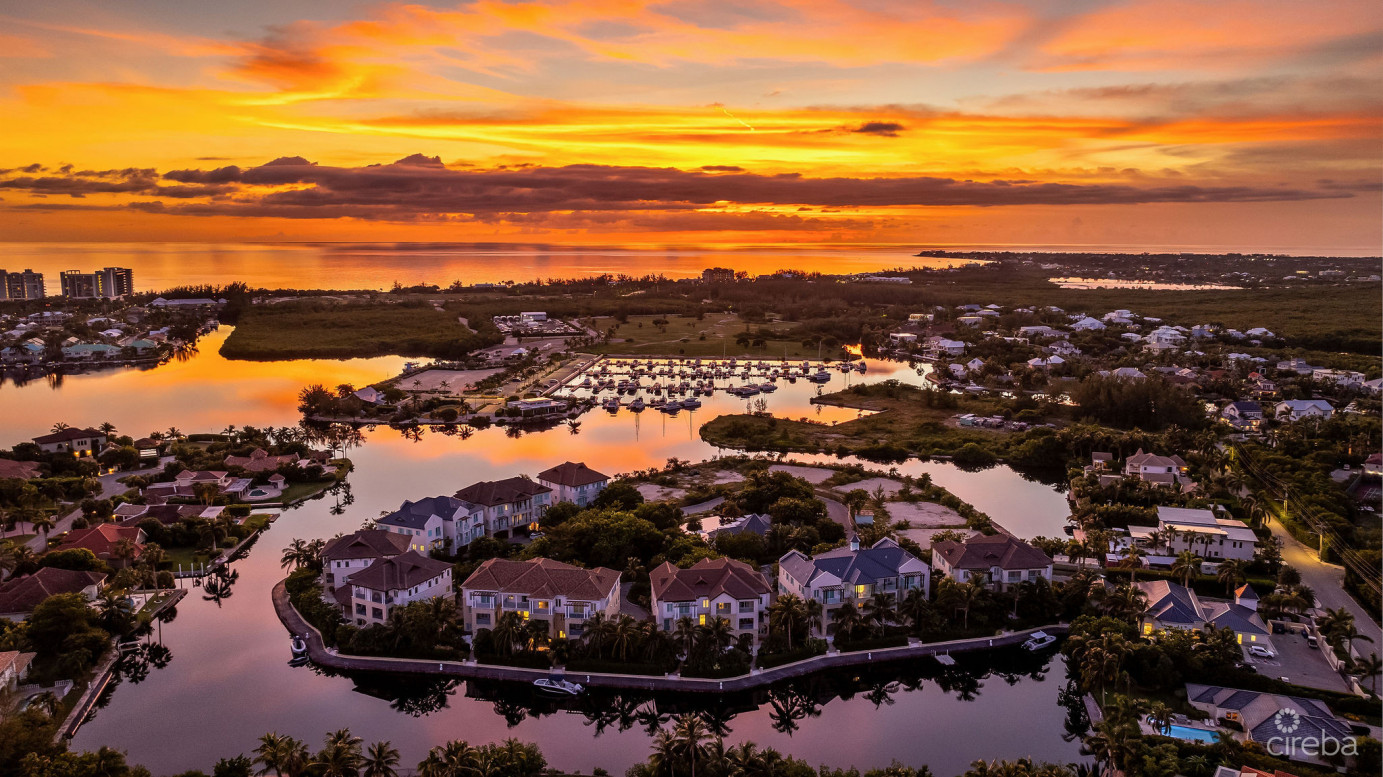 Stone Island Residence 402