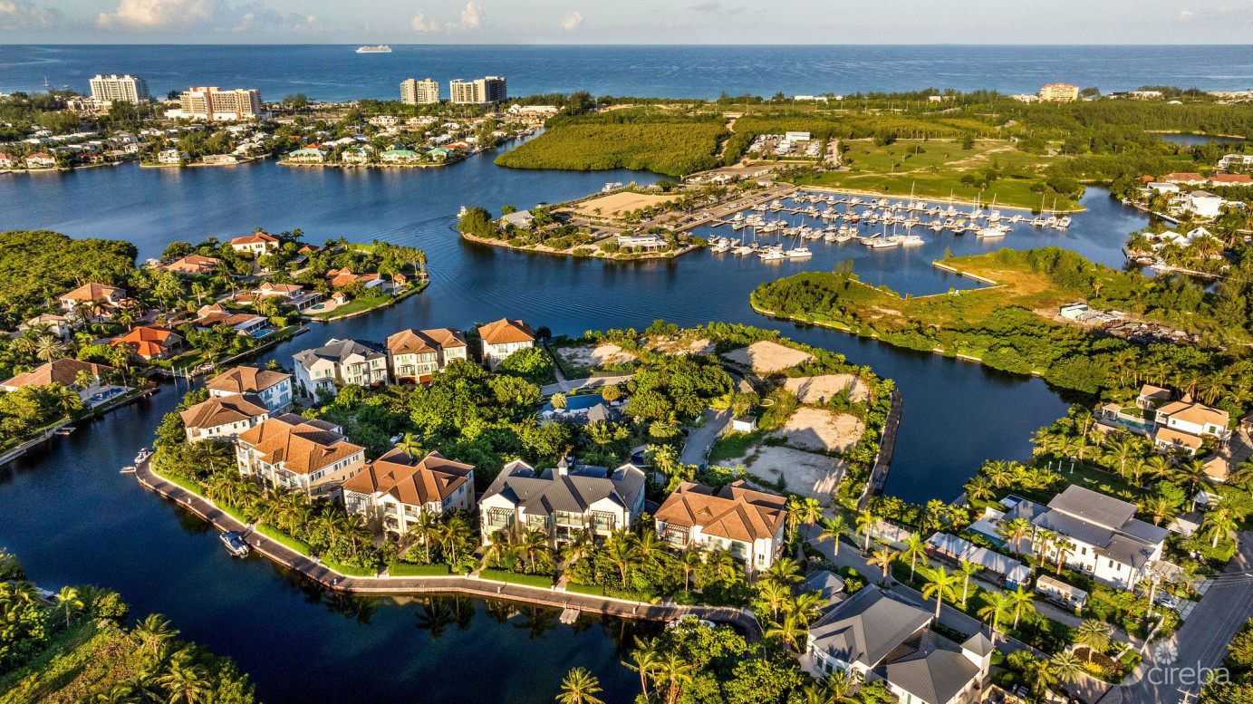 Stone Island Residence 402