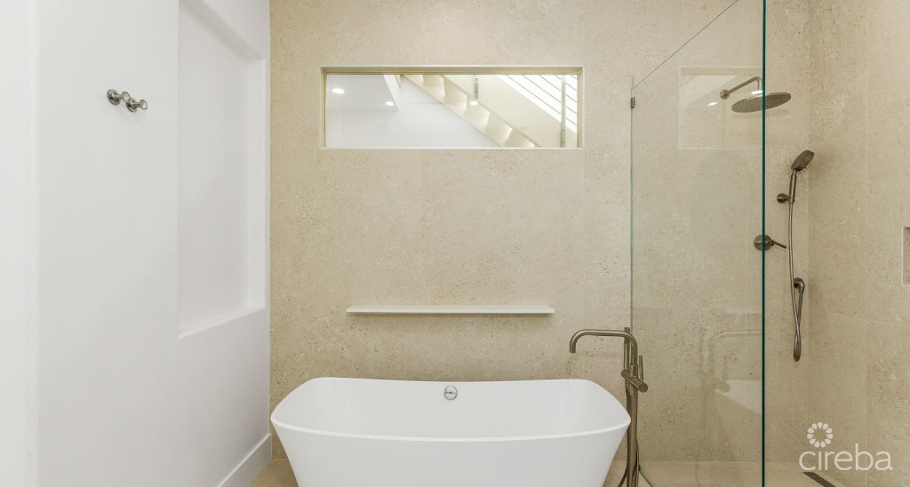 Indigo Bay - Incredible Seafront Residence