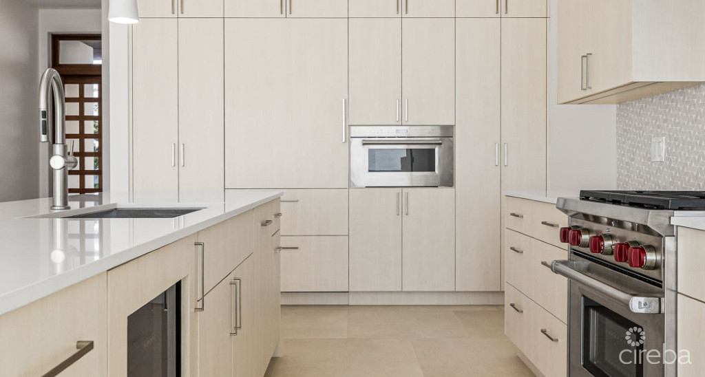 Indigo Bay - Incredible Seafront Residence