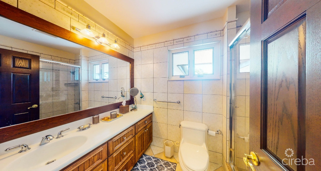 Beachfront Home - Prospect Point