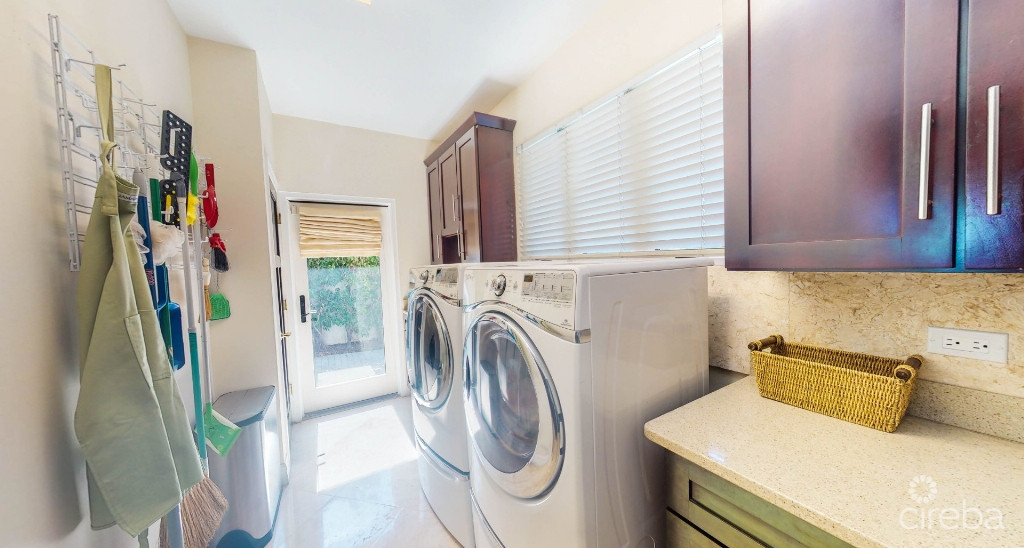 Beachfront Home - Prospect Point