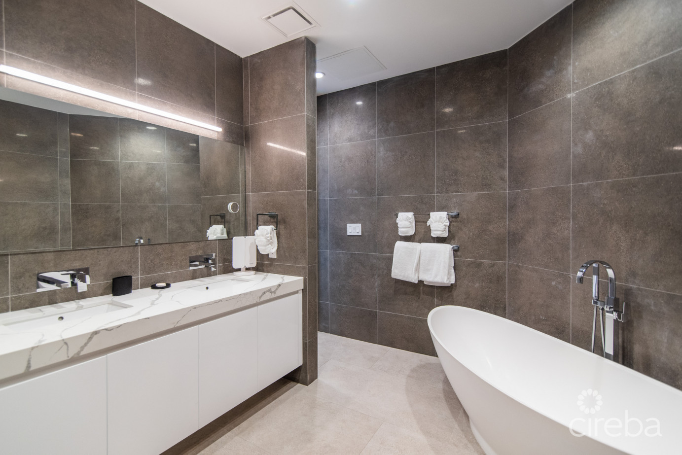 Rum Point Club # 404