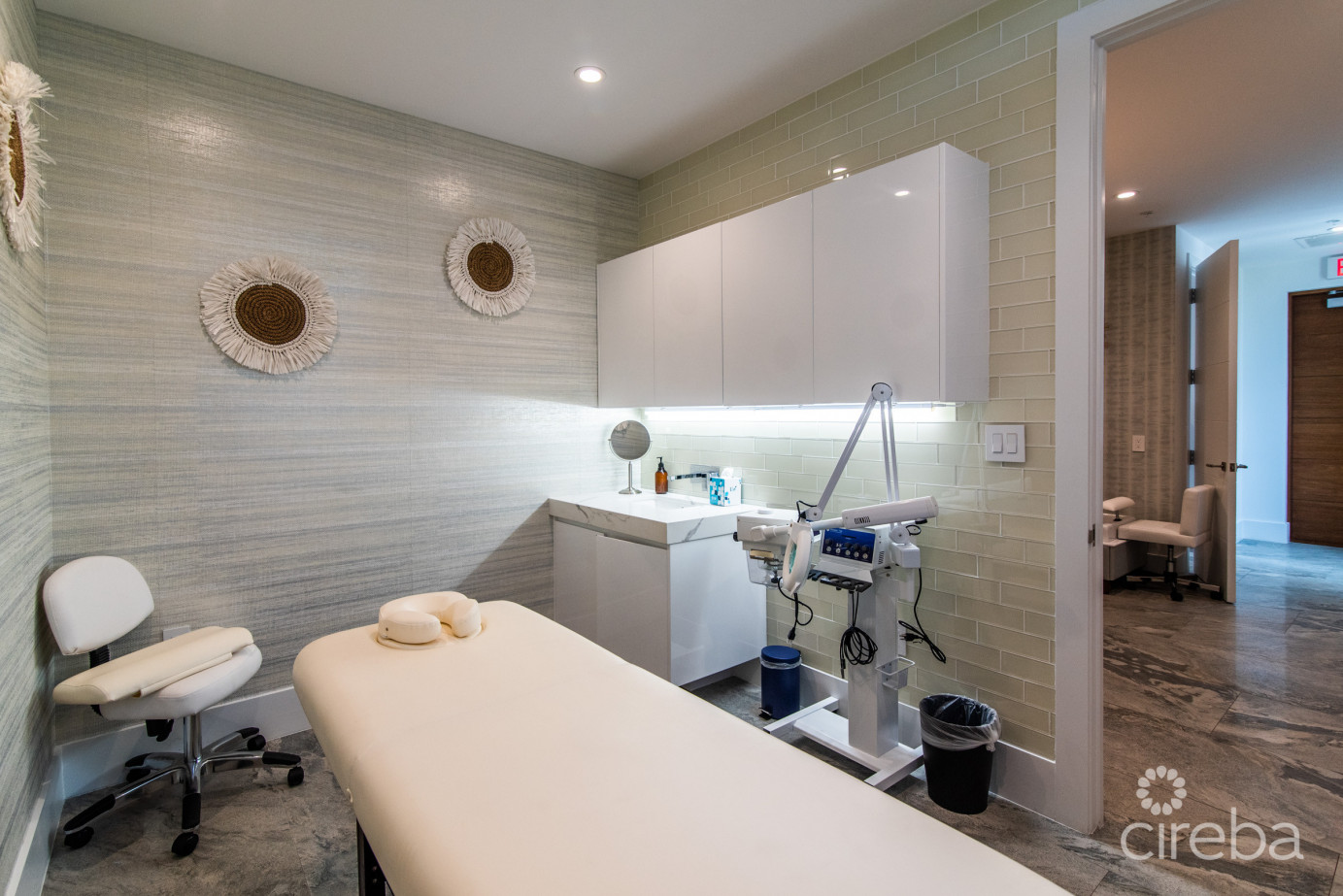 Rum Point Club # 404