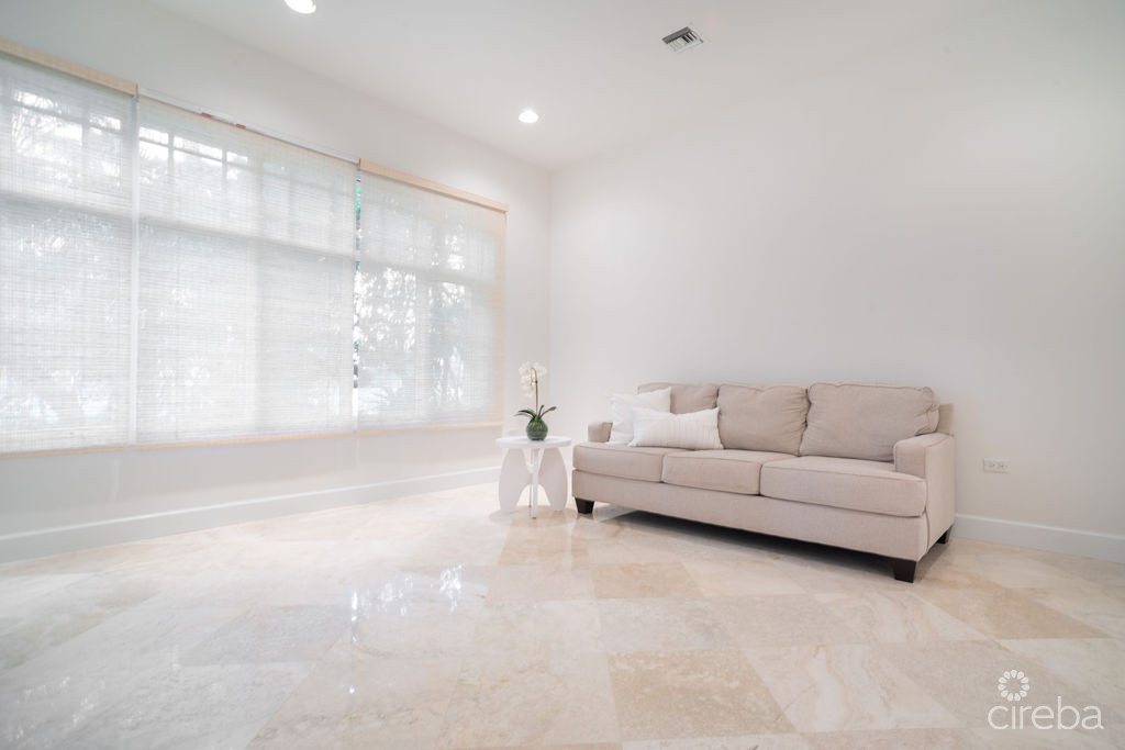 Britannia Kings Court Totally Renovated Rare Jewel Townhome