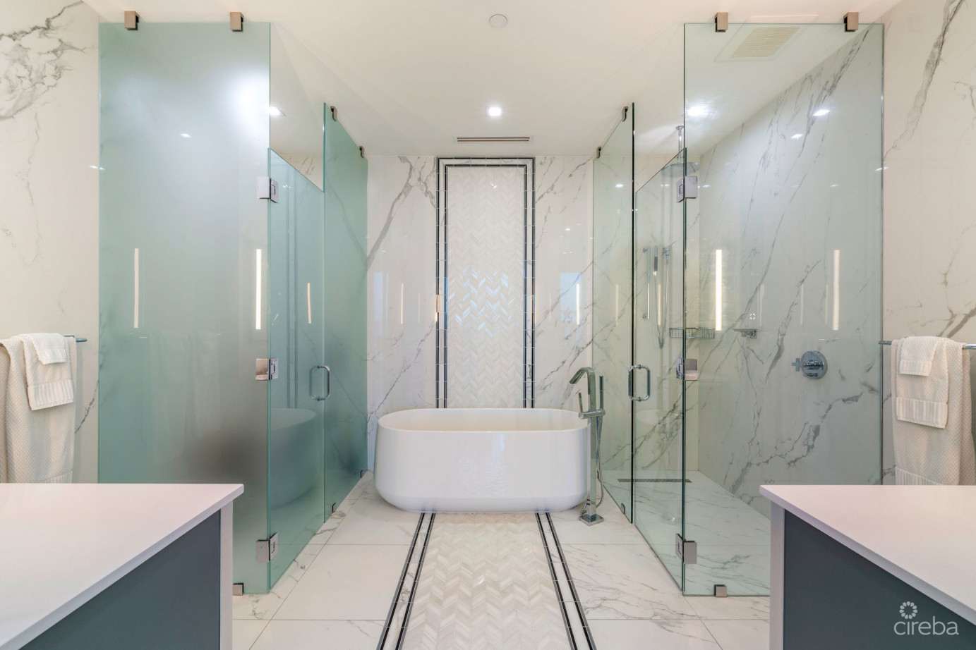 Fin Residence 6 - Furnished 3 Bed Luxury Ocean Front Condo