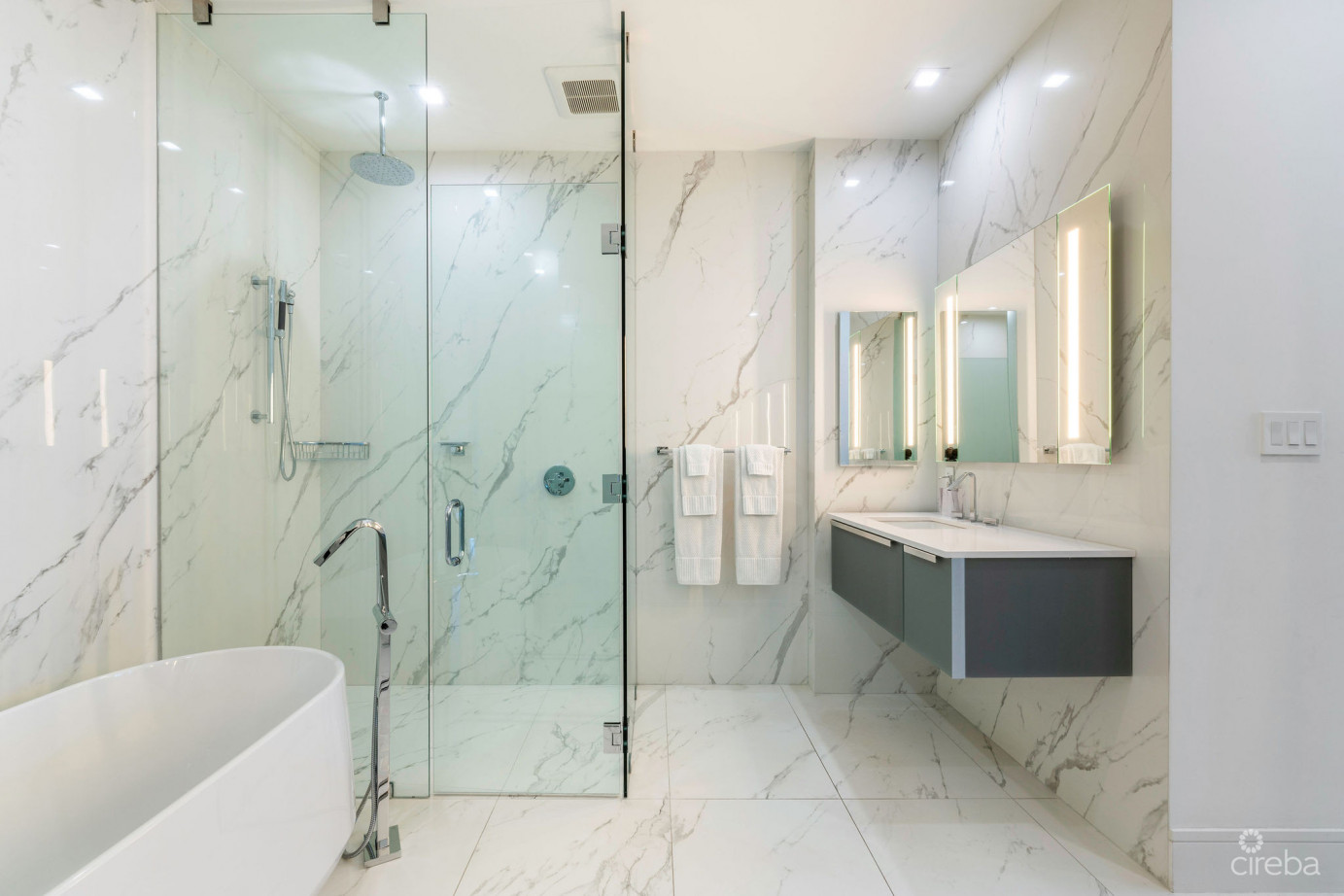 Fin Residence 6 - Furnished 3 Bed Luxury Ocean Front Condo