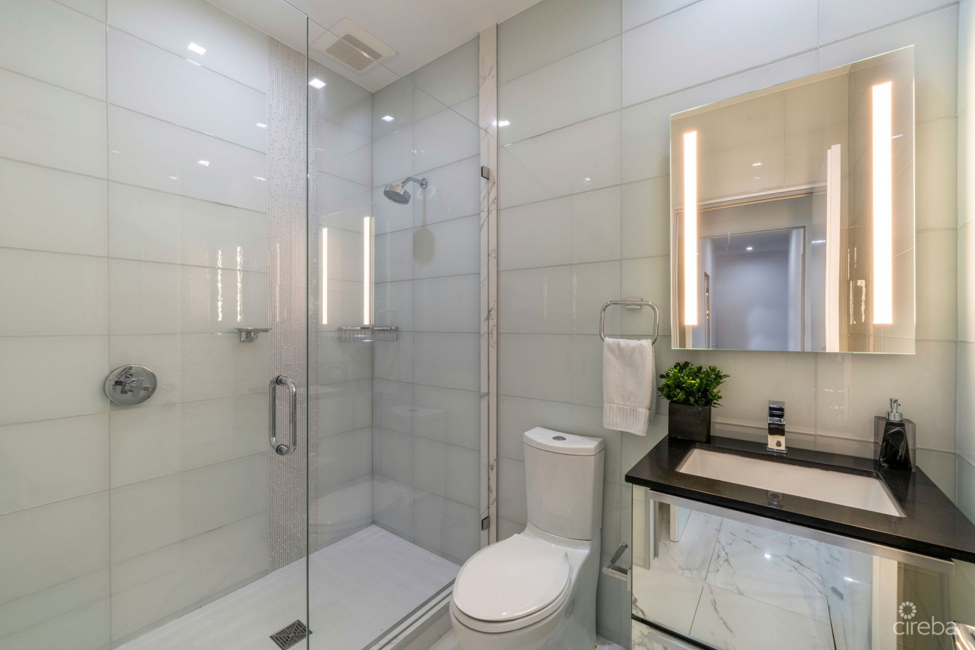 Fin Residence 6 - Furnished 3 Bed Luxury Ocean Front Condo