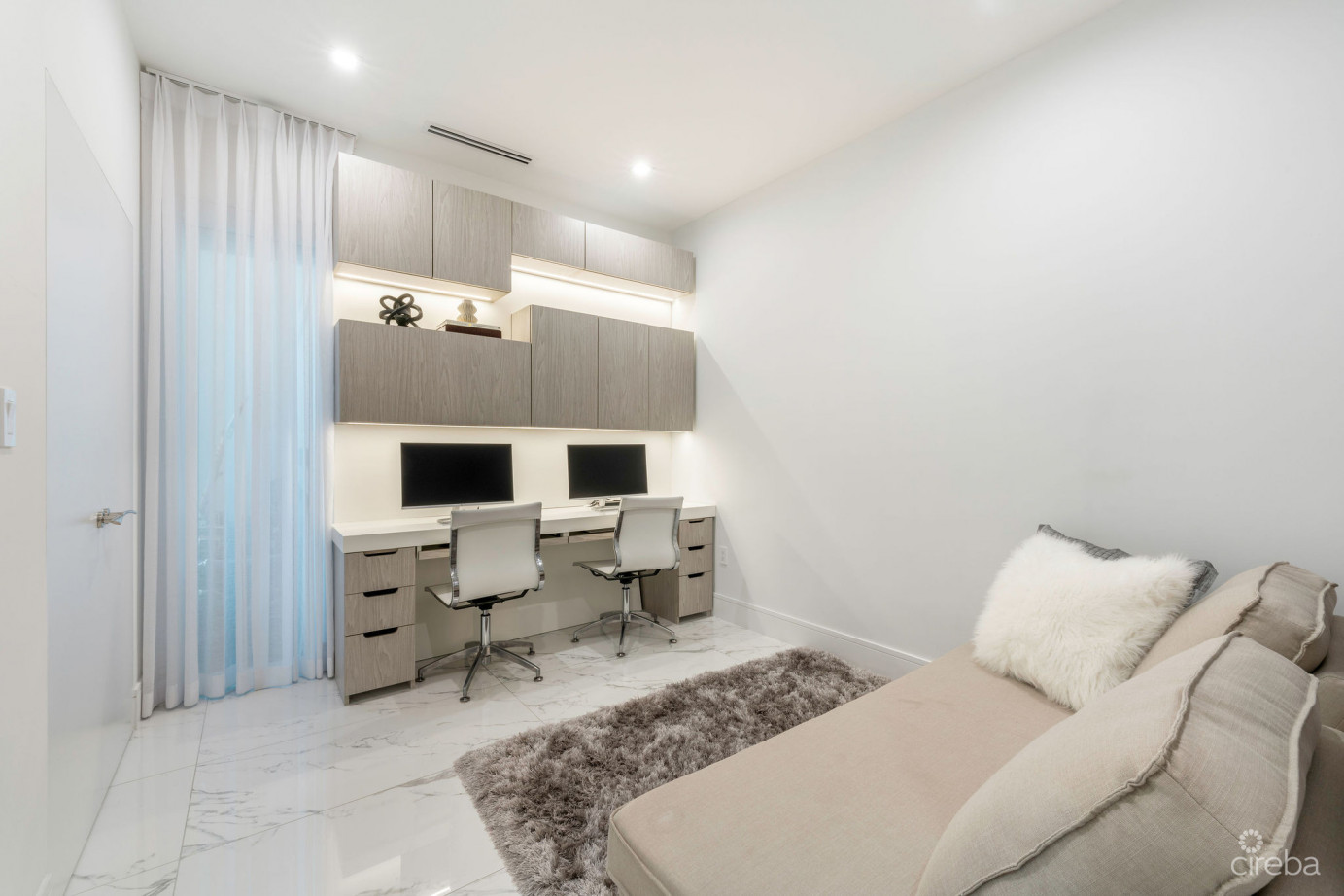 Fin Residence 6 - Furnished 3 Bed Luxury Ocean Front Condo