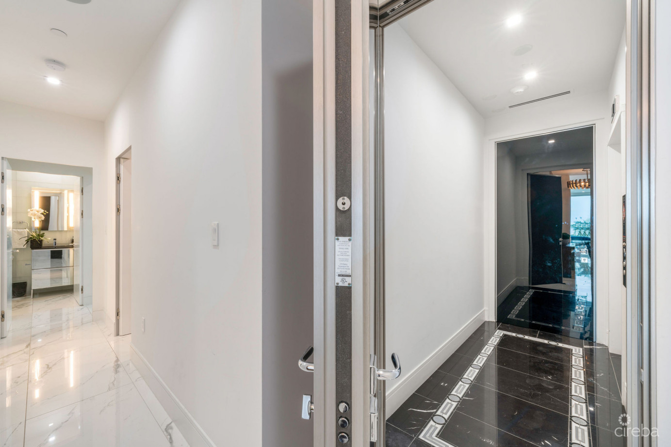 Fin Residence 6 - Furnished 3 Bed Luxury Ocean Front Condo