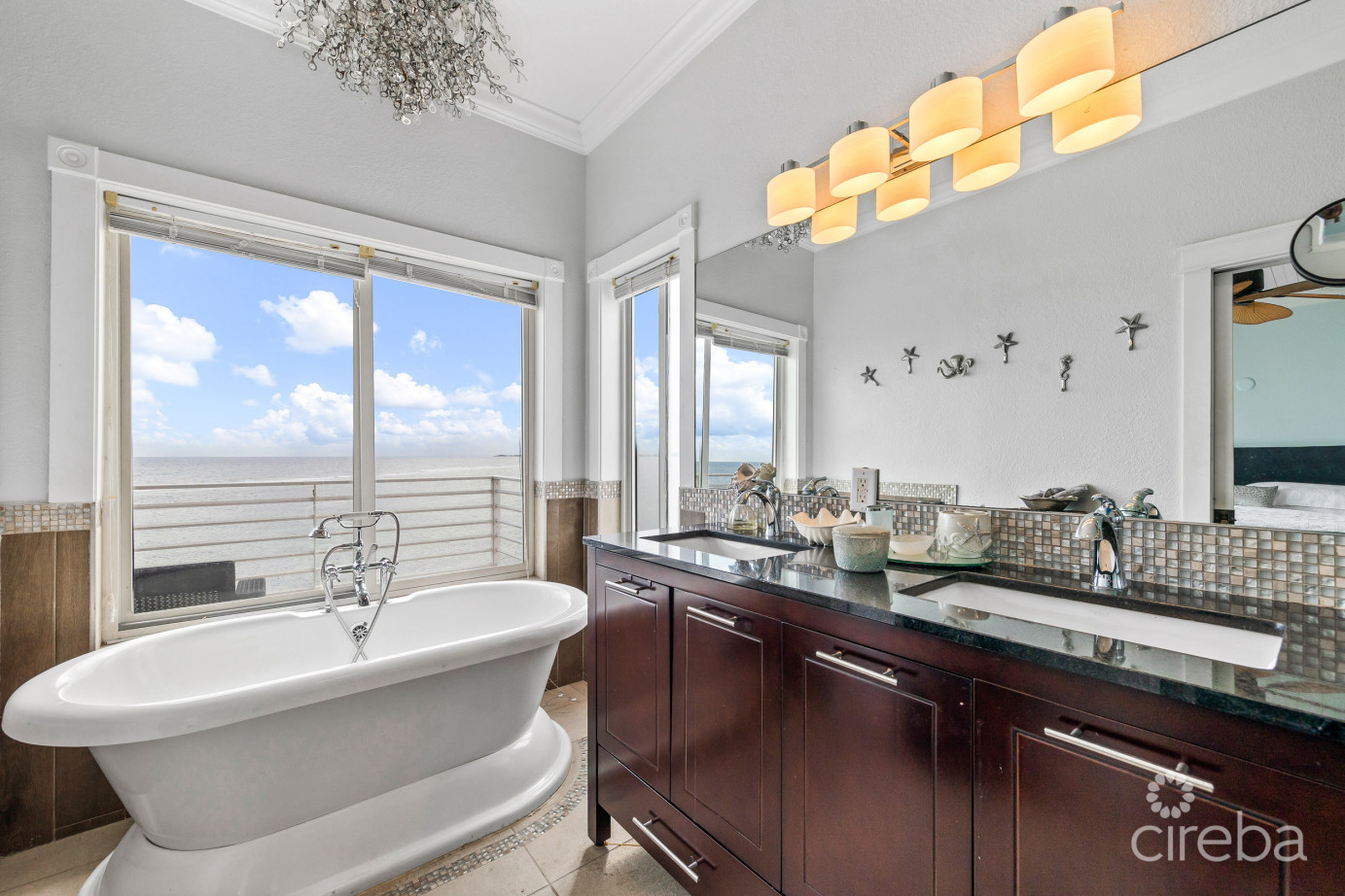 Southern Ayr, Oceanfront Home