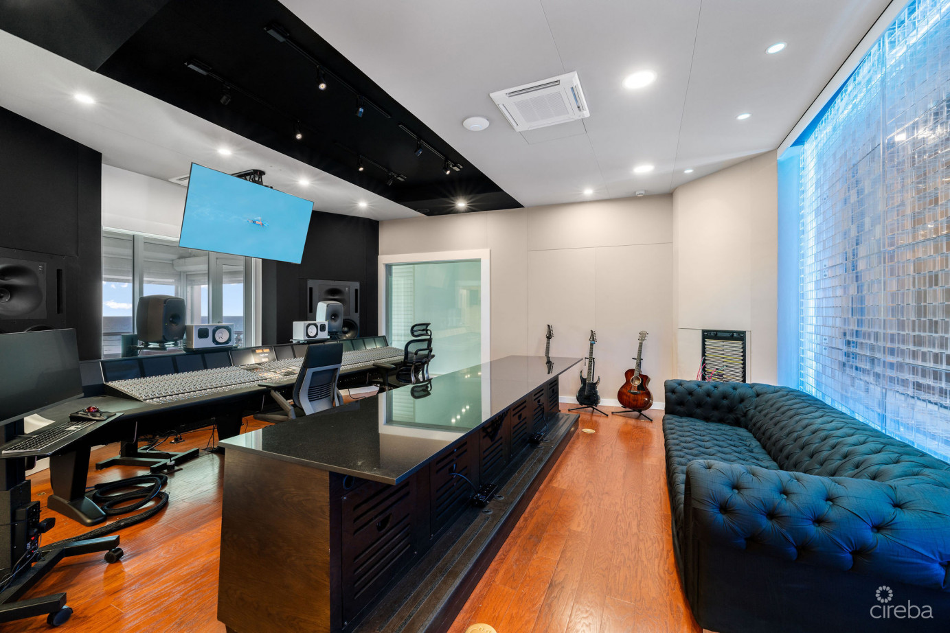 Whitehall House - Prime Commercial Building