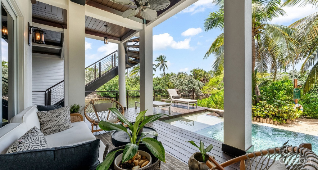 One Love - Deckhouse At The Ritz- Carlton One Love - Deckhouse At The Ritz- Carlton