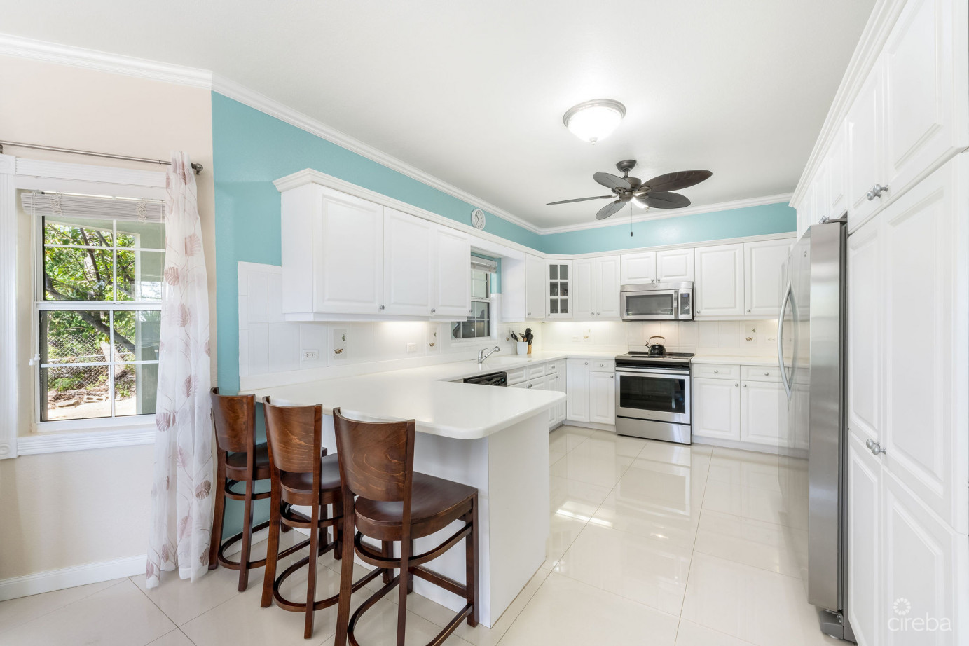 Longfellow Circle 18, Breakers Family Home