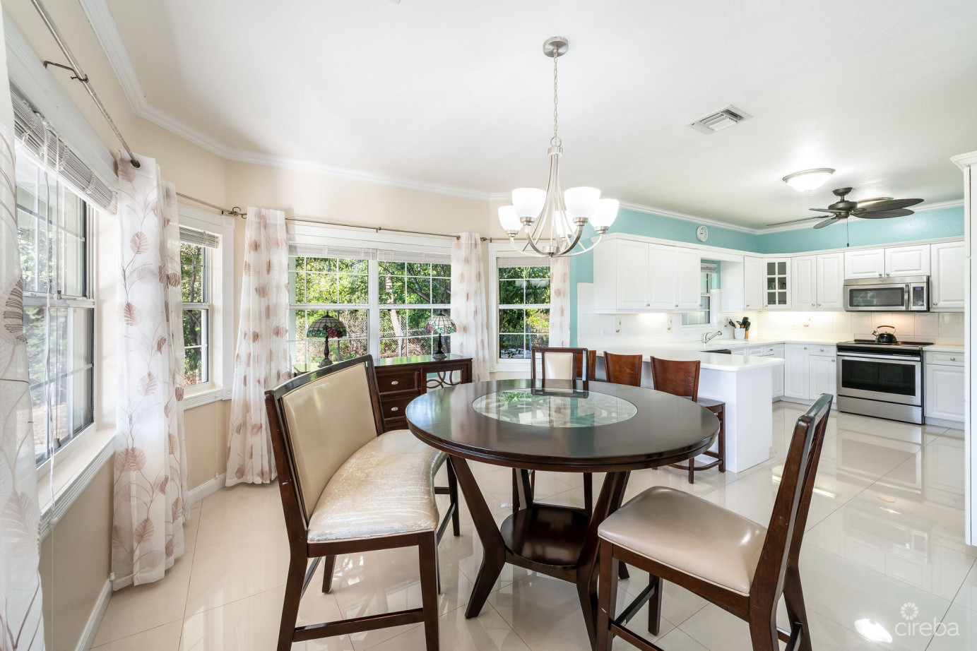 Longfellow Circle 18, Breakers Family Home