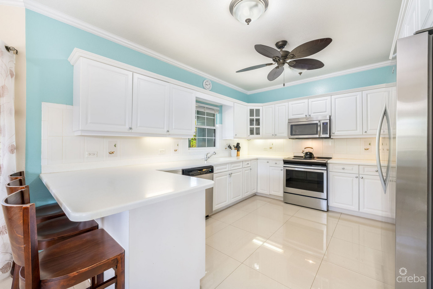 Longfellow Circle 18, Breakers Family Home