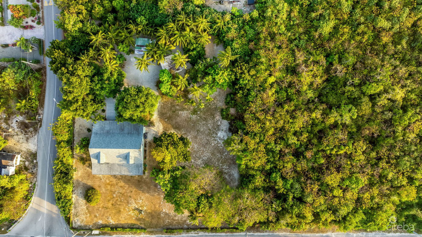 Longfellow Circle 18, Breakers Family Home