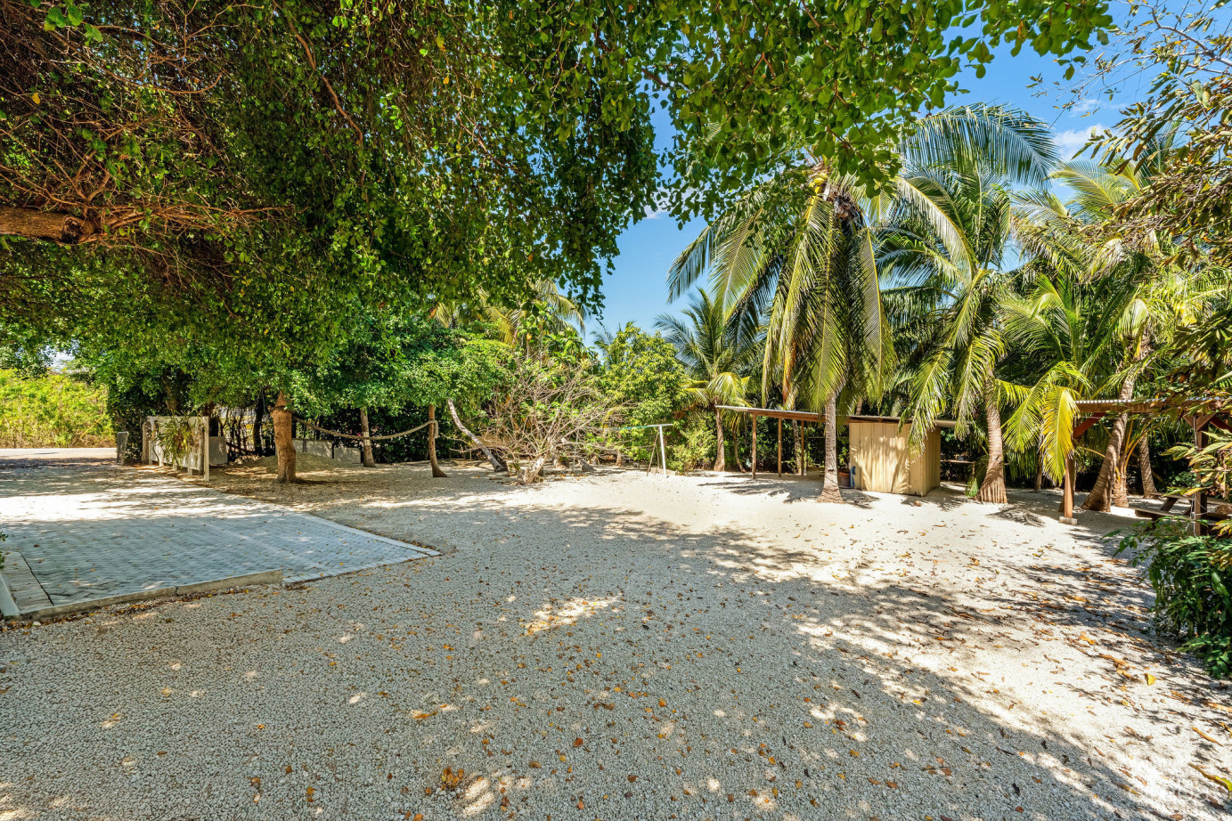 Longfellow Circle 18, Breakers Family Home