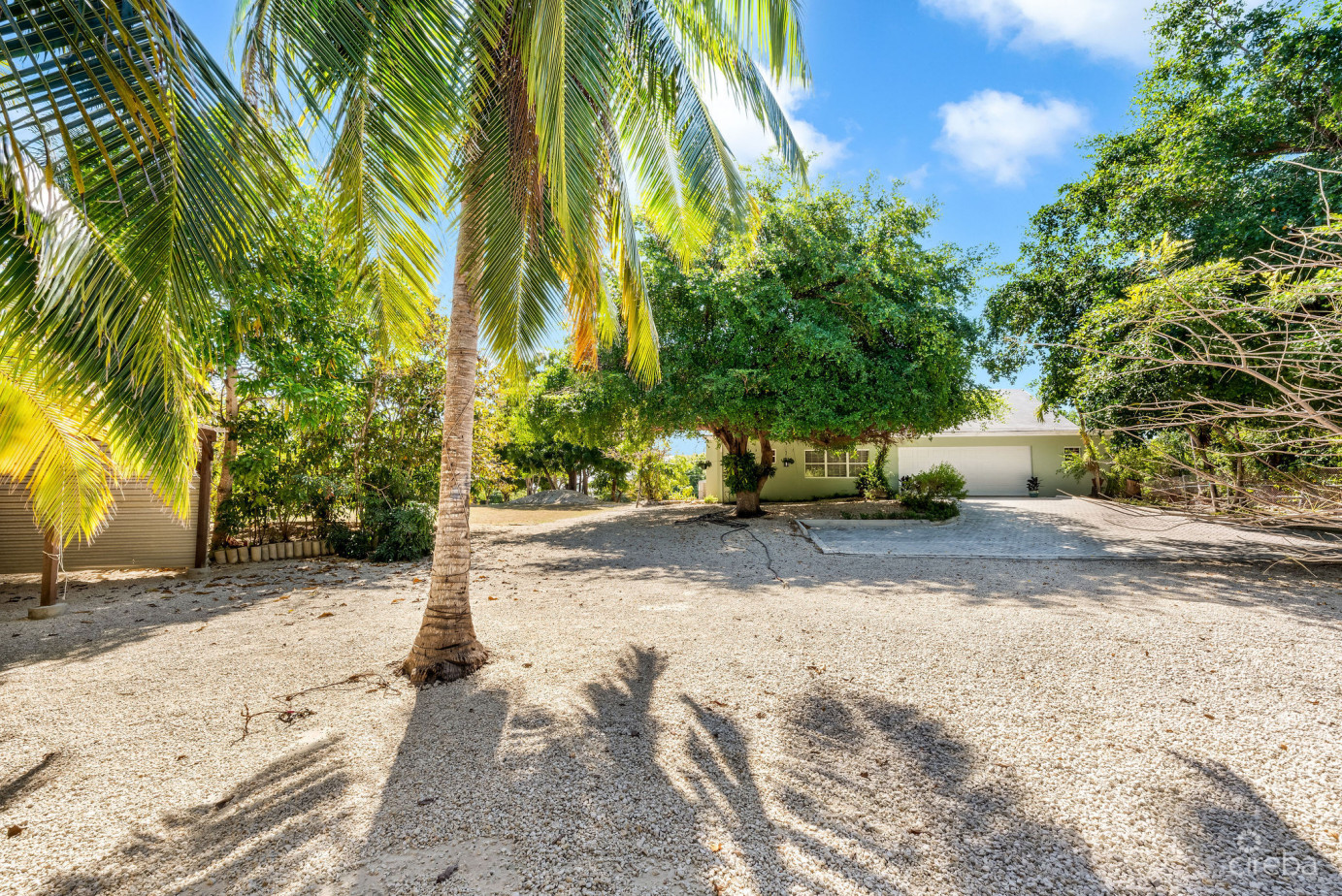 Longfellow Circle 18, Breakers Family Home