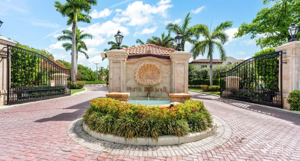 Brand New Vista Del Mar Home