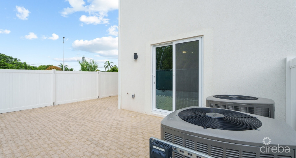 Yarl 3 Bed, 3 Bath Townhome #88 (end Unit)