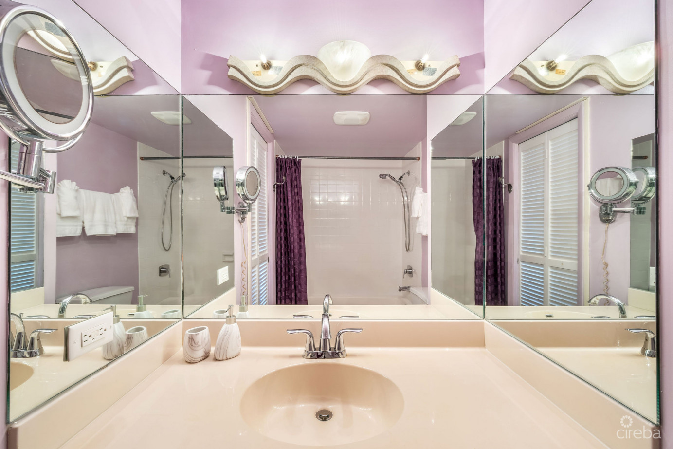 Islands Club #10 - Ground Floor